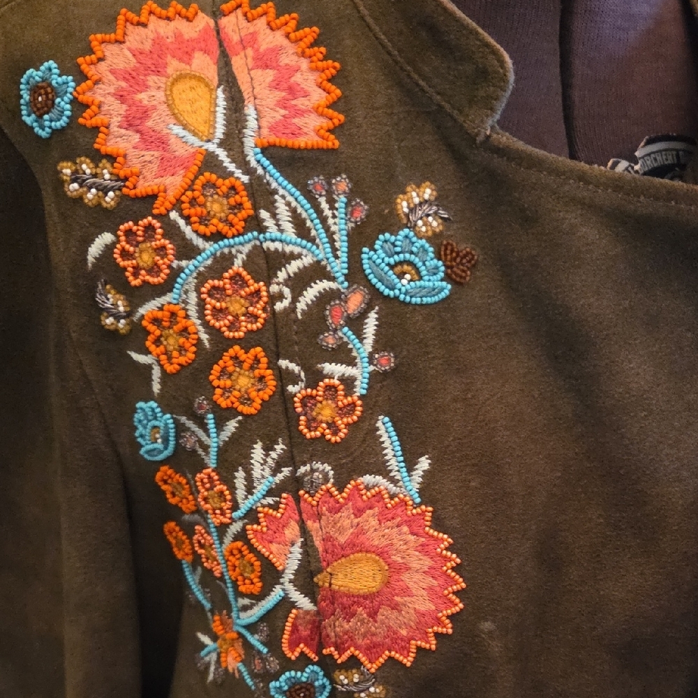 NWOT! Tasha Polizzi Beautiful Suede Jacket w/ Floral Embroidery & Beading - Picture 6 of 13